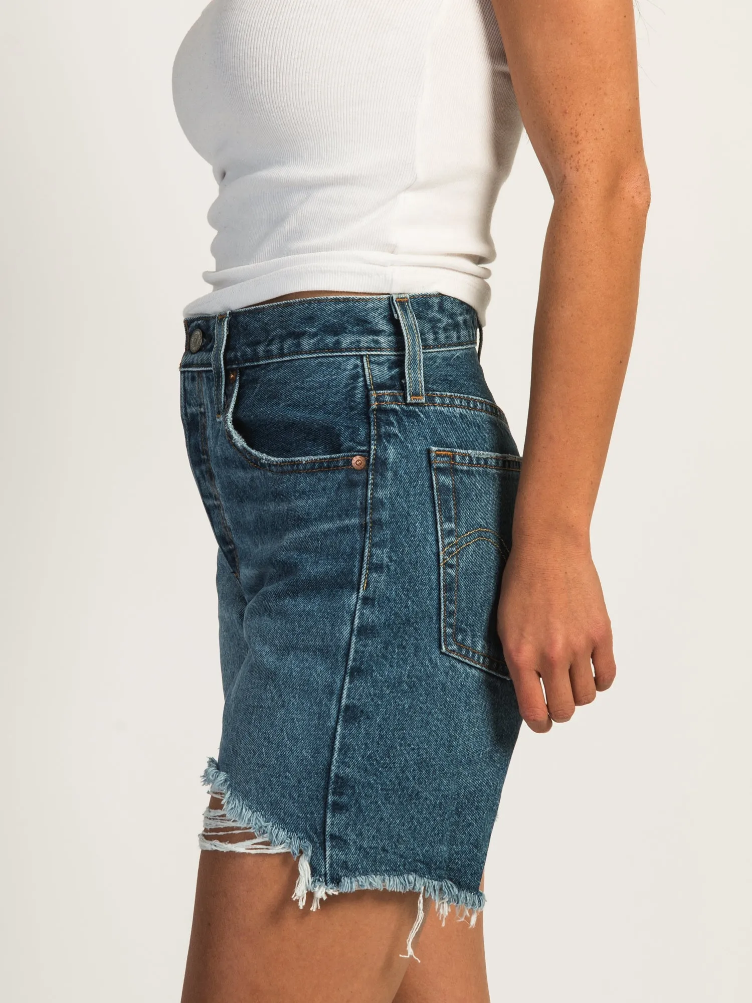 LEVIS 501 MID THIGH SHORT