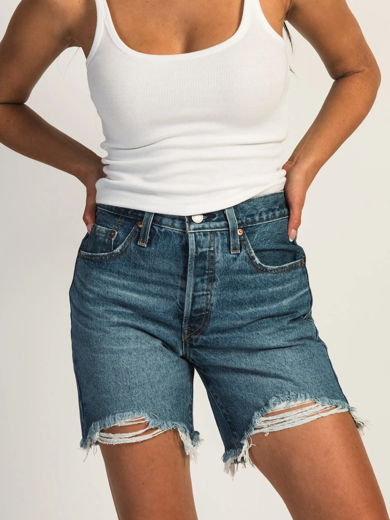 LEVIS 501 MID THIGH SHORT