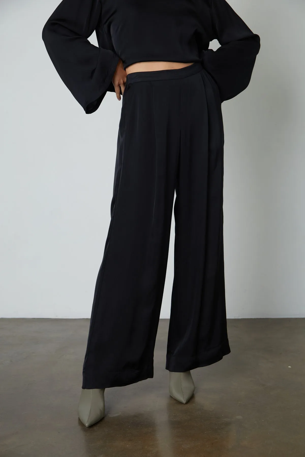 LIVI SATIN VISCOSE WIDE LEG PANT