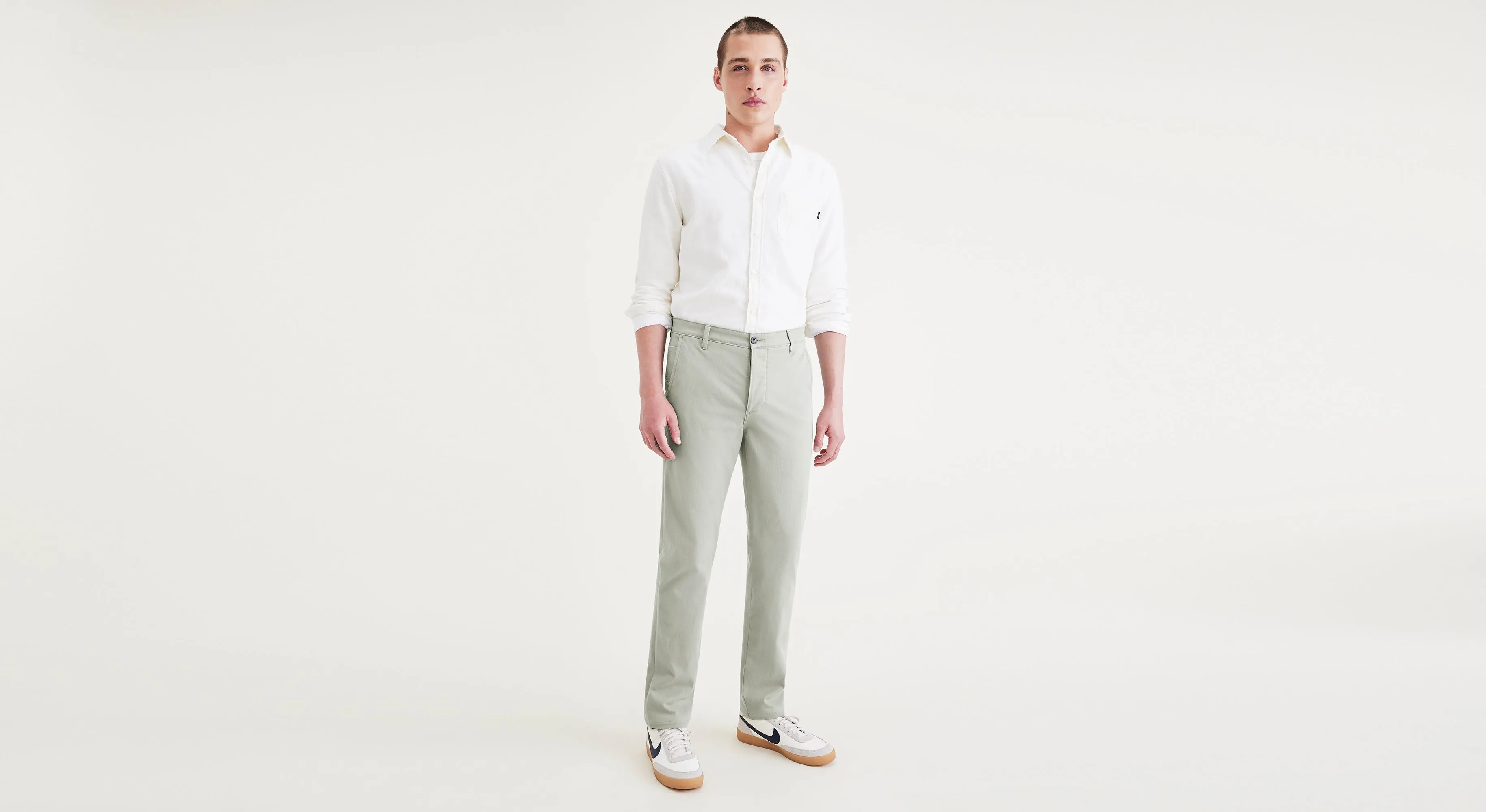 Men's Slim Fit Supreme Flex Alpha Khaki Pants