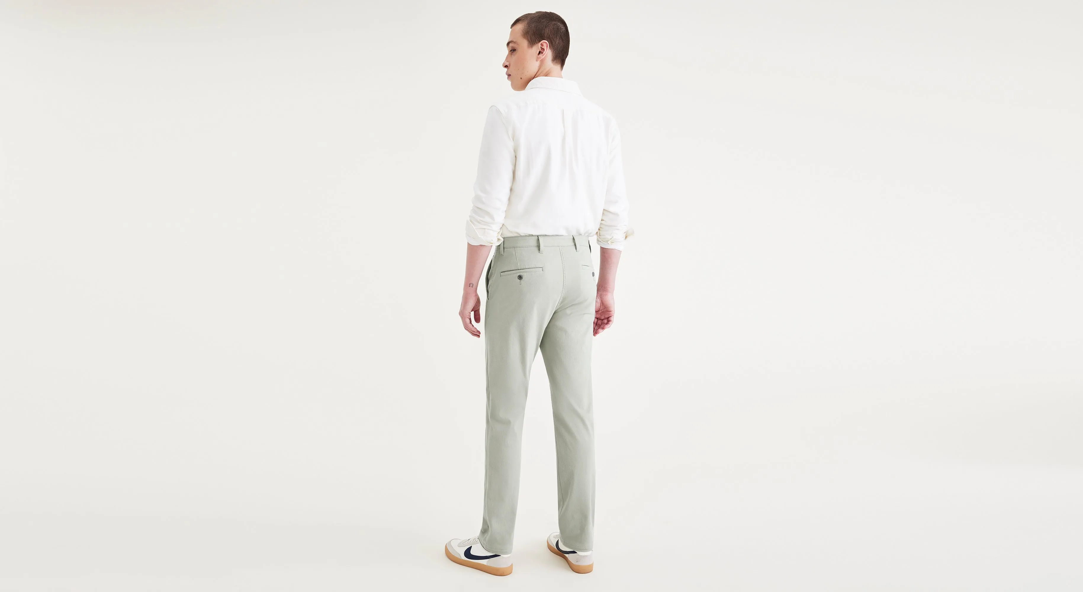 Men's Slim Fit Supreme Flex Alpha Khaki Pants