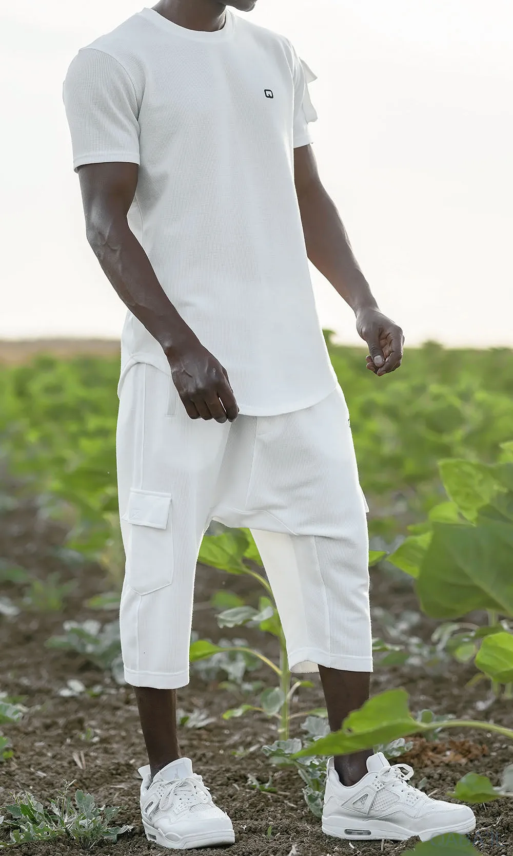 QL IGO Relaxed Cargo Shorts and T-Shirt Set in Off-White