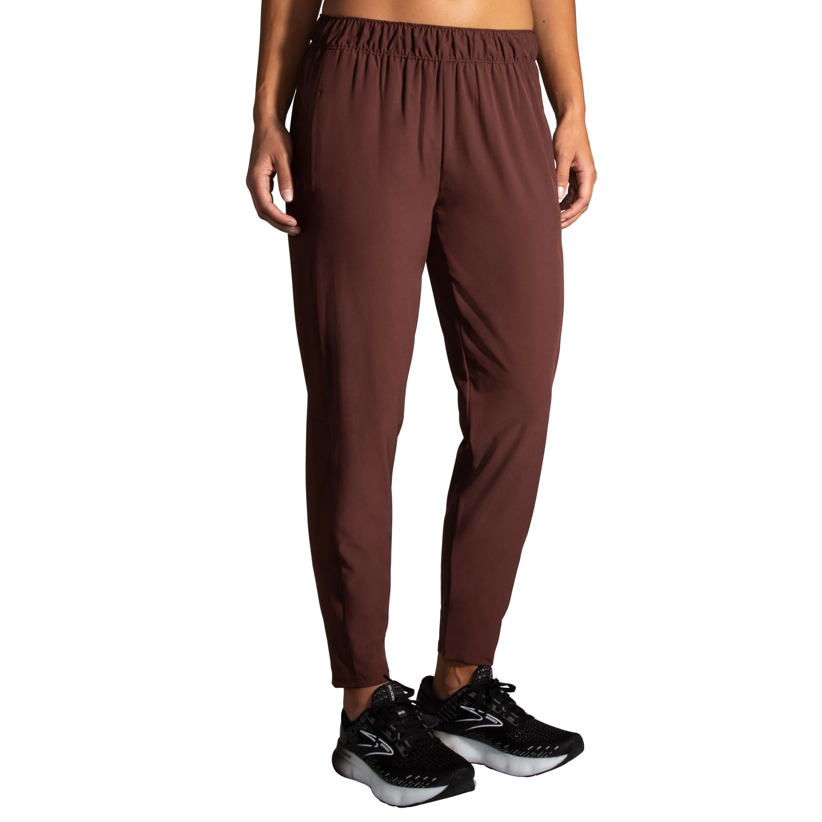 W Brooks Shakeout Pant