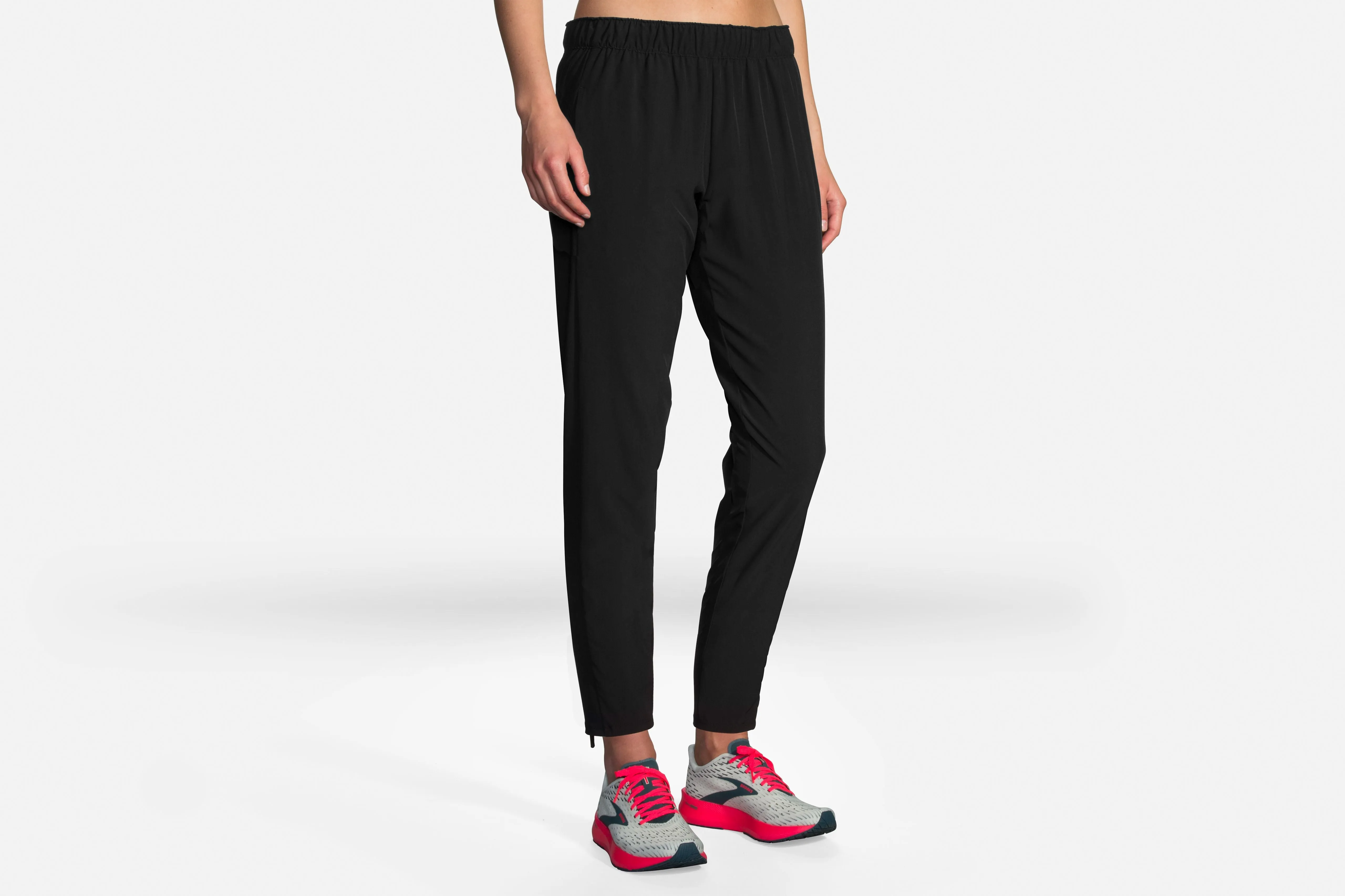 W Brooks Shakeout Pant